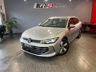 Grigio Usata 2024 VW Passat Business Station wagon | 35.490 € (Buon prezzo)