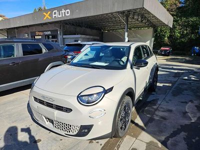 Nuova Fiat 600 Icon 136 CV (100 kW) 2025 Crema cappuccino SUV