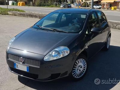 Usata Fiat Grande Punto Dynamic 65 CV (47 kW) 2007 Grigio Utilitaria