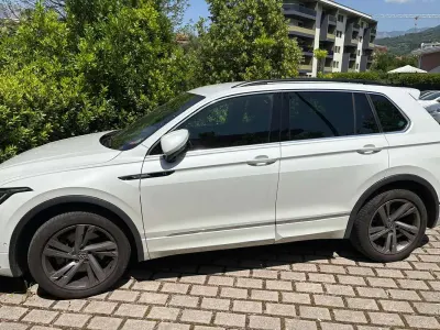 Usata VW Tiguan R-line 200 CV (147 kW) 2023 Bianco SUV