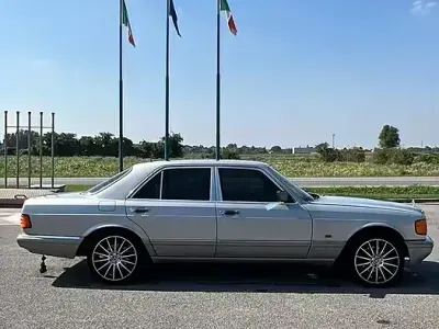 Usata Mercedes 300 SE 231 CV (169 kW) 1991 Grigio Berlina