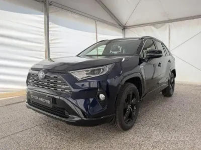 Usata Toyota RAV4 Hybrid Style 218 CV (160 kW) 2022 Deep blue met SUV