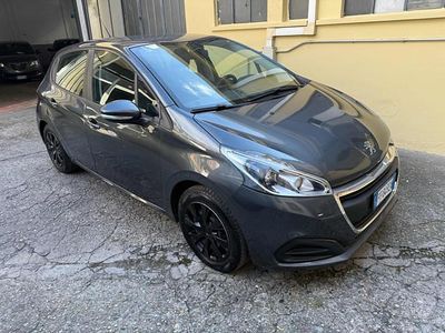 Usata Peugeot 208 Active 68 CV (50 kW) 2016 Grigio metallizzato Utilitaria