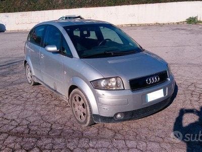 Usata Audi A2 Comfort 75 CV (55 kW) 2002 Argento Utilitaria