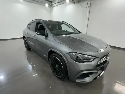 Usata Mercedes GLA200 AMG line 150 CV (110 kW) 2025 Grigio montagna met. SUV