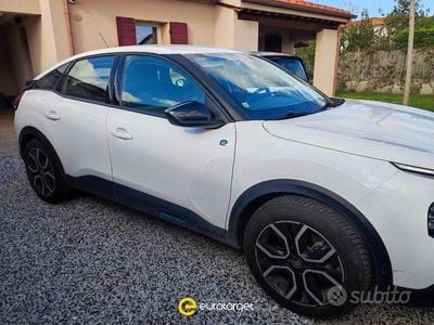 Usata Citroën e-C4 Feel 100 kW (136 CV) 2021 Bianco pastello Berlina