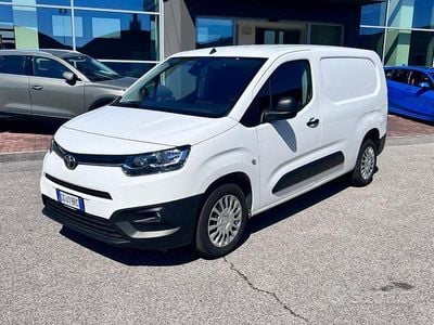 Begagnad Toyota Proace City City 131 HK (96 kW) 2021 Vit Minibuss