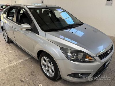 Usata Ford Focus 110 CV (80 kW) 2010 Grigio Berlina
