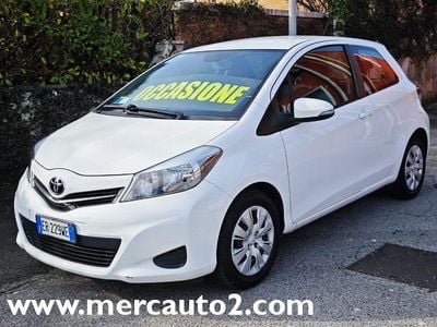Usata Toyota Yaris Active 69 CV (50 kW) 2013 Bianco Utilitaria
