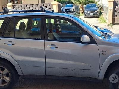 Usata Toyota RAV4 128 CV (94 kW) 2005 SUV