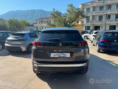 Usata Peugeot 3008 Allure 131 CV (96 kW) 2023 Grigio SUV