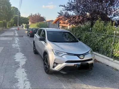 Usata Toyota RAV4 Hybrid 143 CV (105 kW) 2018 Grigio SUV