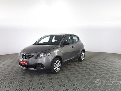 Usata Lancia Ypsilon Gold 69 CV (50 kW) 2022 Grigio Utilitaria