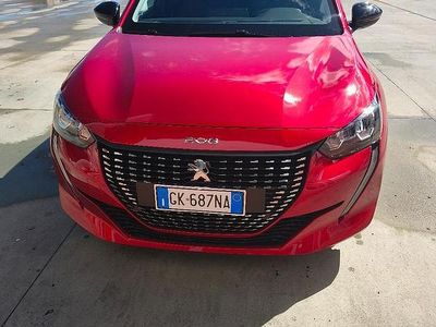 Usata Peugeot 208 Allure 75 CV (55 kW) 2022 Rosso Utilitaria