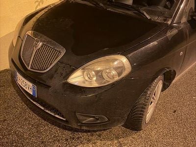 Usata Lancia Ypsilon 75 CV (55 kW) 2010 Nero Utilitaria