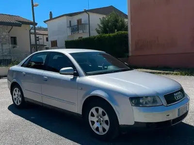 Usata Audi A4 131 CV (96 kW) 2003 Grigio Berlina