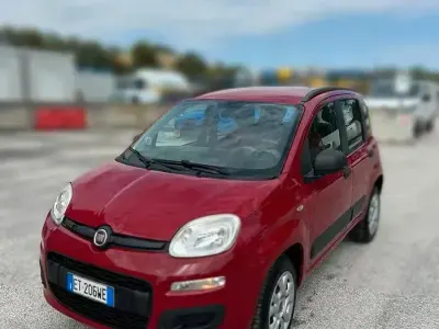Usata Fiat Panda Easy 80 CV (58 kW) 2014 Rosso Utilitaria