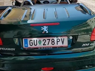 Usata Peugeot 206 CC 109 CV (80 kW) 2003 Verde Cabrio