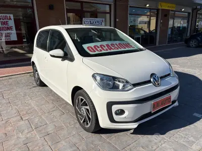 Usata VW up! Move 68 CV (50 kW) 2019 Bianco Utilitaria