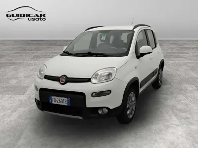 Usata Fiat Panda 4x4 S 95 CV (69 kW) 2016 Bianco Utilitaria
