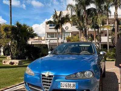 Usata Alfa Romeo 147 120 CV (88 kW) 2006 Blu Utilitaria