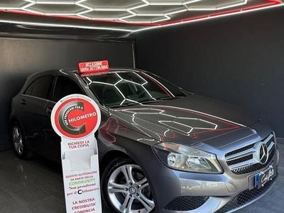 Usata Mercedes A180 109 CV (80 kW) 2014 Grigio Berlina