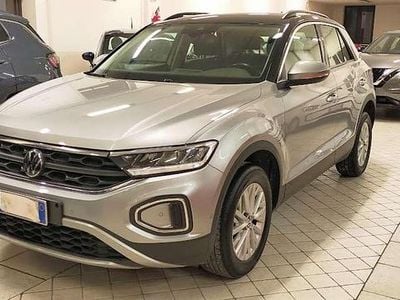 Usata VW T-Roc Style 150 CV (110 kW) 2023 Grigio tetto nero SUV