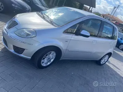 Usata Lancia Ypsilon 90 CV (66 kW) 2010 Utilitaria