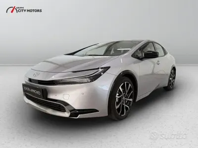 Usata Toyota Prius Lounge 223 CV (164 kW) 2025 Grigio Utilitaria