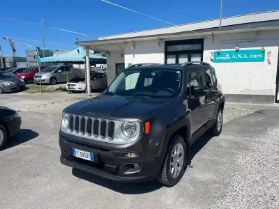Usata Jeep Renegade Limited 140 CV (102 kW) 2016 Grigio SUV