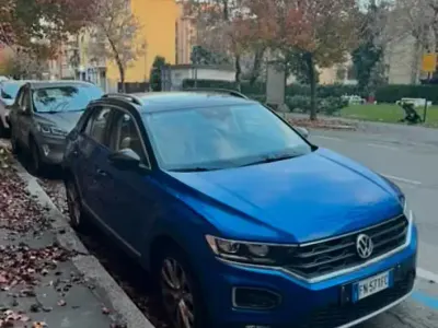 Usata VW T-Roc 150 CV (110 kW) 2018 Blu SUV