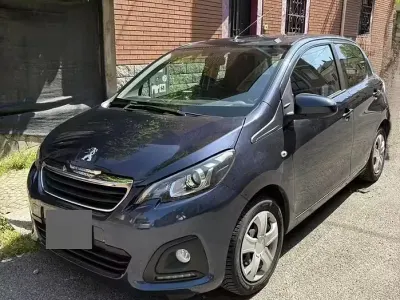 Begagnad Peugeot 108 Active 69 HK (50 kW) 2016 Blå Sedan