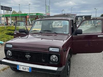 Usata Lada niva 2010 Rosso SUV