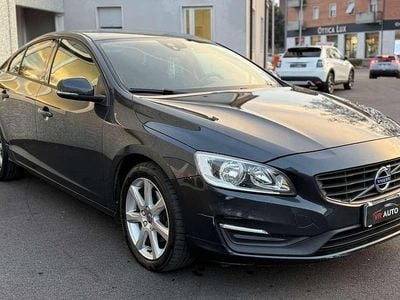 Usata Volvo S60 Momentum 150 CV (110 kW) 2016 Grigio Berlina
