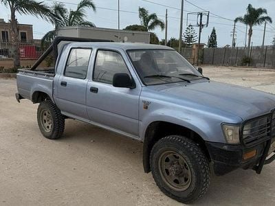 Usata Toyota HiLux 83 CV (61 kW) 1990 Grigio Pick-up