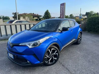 Usata Toyota C-HR Style 98 CV (72 kW) 2017 Blu/azzurro SUV