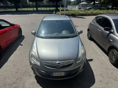 Usata Opel Corsa Edition 86 CV (63 kW) 2013 Utilitaria