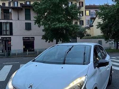 Usata Peugeot 208 Access 68 CV (50 kW) 2017 Bianco Utilitaria