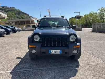 Usata Jeep Cherokee 143 CV (105 kW) 2004 Nero SUV