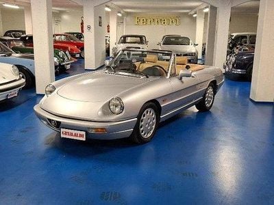 Usata Alfa Romeo Spider 122 CV (89 kW) 1992 Argento / metallizzato Cabrio