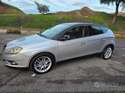 Usata Lancia Delta Platinum 120 CV (88 kW) 2011 Grigio Utilitaria