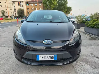 Usata Ford Fiesta Titanium 92 CV (67 kW) 2009 Nero Berlina