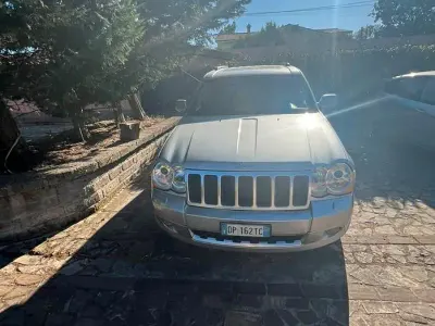 Usata Jeep Grand Cherokee Overland 218 CV (160 kW) 2008 Grigio SUV