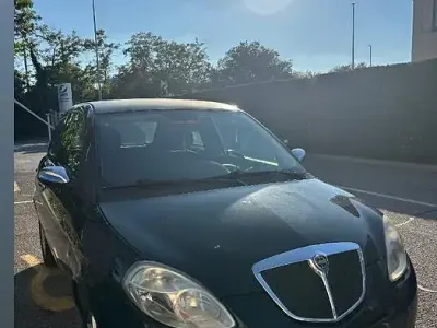 Usata Lancia Ypsilon 80 CV (58 kW) 2008 Nero Utilitaria