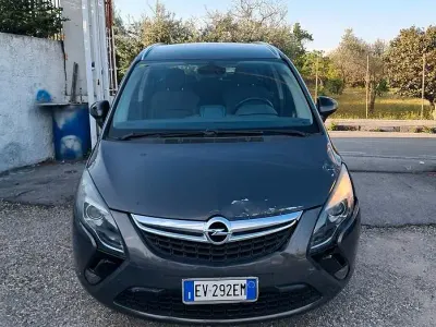 Usata Opel Zafira 150 CV (110 kW) 2014 Grigio Monovolume