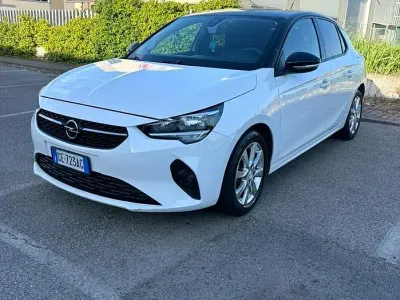 Usata Opel Corsa GS Line 101 CV (74 kW) 2021 Bianco Utilitaria