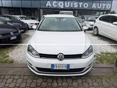 Käytetty VW Golf VII Comfortline 110 HP (80 kW) 2016 Valkoinen Sedan