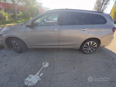 Usata Fiat Tipo 163 CV (119 kW) 2018 Marrone Station wagon