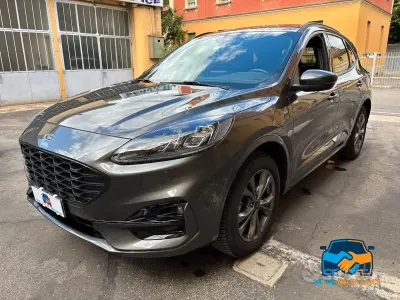 Usata Ford Kuga ST-Line 152 CV (111 kW) 2022 Gray SUV