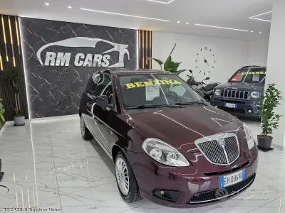 Usado Lancia Ypsilon 69 HP (50 kW) 2011 Vermelho Citadino
